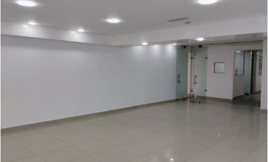 SANTA BARBARA CASA ESQUINERA COMERCIAL EN ARRIENDO  1.136 M²