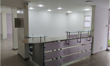SANTA BARBARA CASA ESQUINERA COMERCIAL EN ARRIENDO  1.136 M²