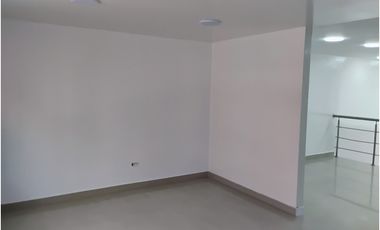 SANTA BARBARA CASA ESQUINERA COMERCIAL EN ARRIENDO  1.136 M²