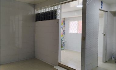 SANTA BARBARA CASA ESQUINERA COMERCIAL EN ARRIENDO  1.136 M²