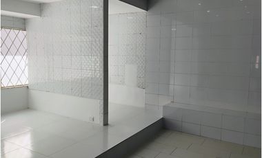 SANTA BARBARA CASA ESQUINERA COMERCIAL EN ARRIENDO  1.136 M²