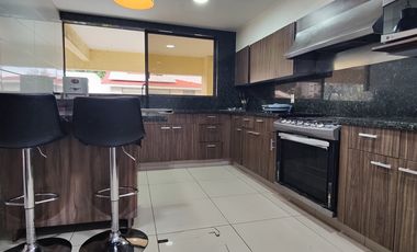 Se vende casa en conjunto en Lomas De Tecamachalco (V)