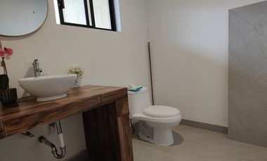 Se vende casa en conjunto en Lomas De Tecamachalco (V)