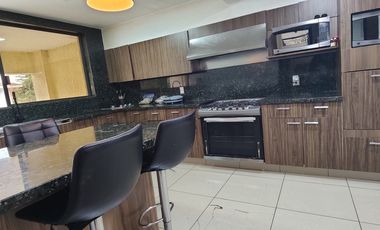 Se vende casa en conjunto en Lomas De Tecamachalco (V)