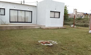 Casa en alquiler 2 dormitorios, M. Romero, La Plata
