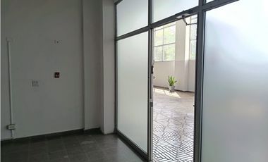 TUMBA MUERTO / PLAZA SIGLO 21 / 100M / PISO MEDIO / AMPLIO ESPACIO