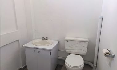 TUMBA MUERTO / PLAZA SIGLO 21 / 100M / PISO MEDIO / AMPLIO ESPACIO