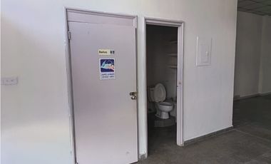 TUMBA MUERTO / PLAZA SIGLO 21 / 100M / PISO MEDIO / AMPLIO ESPACIO