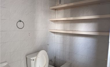 TUMBA MUERTO / PLAZA SIGLO 21 / 100M / PISO MEDIO / AMPLIO ESPACIO