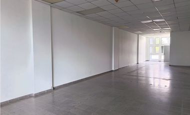 TUMBA MUERTO / PLAZA SIGLO 21 / 100M / PISO MEDIO / AMPLIO ESPACIO