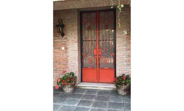 Casa en alquiler temporario c/ cochera en Rincón del Arca