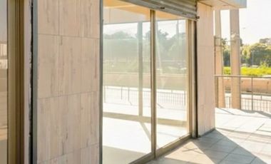 Local y Terraza   152 M2 útiles  84UF Borgoño