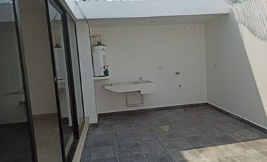 CASA  EN RENTA EN  ALTITUD NORTE RESIDENCIAL ( Laguitos)