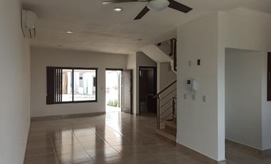 CASA  EN RENTA EN  ALTITUD NORTE RESIDENCIAL ( Laguitos)