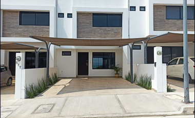 CASA  EN RENTA EN  ALTITUD NORTE RESIDENCIAL ( Laguitos)