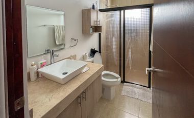 CASA EN VENTA TOTALMENTE EQUIPADA EN REAL MONTEJO A UNA CUADRA DEL CLUB