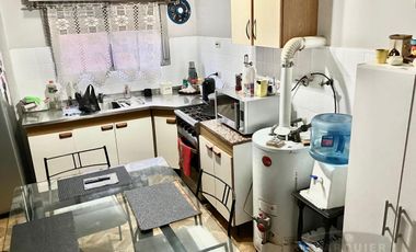 DEPOSITO CON DEPARTAMENTO EN PLANTA ALTA