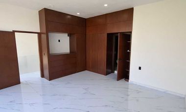 Espectacular Residencia Nueva en Venta en Fracc. La Herradura Colima, Col.