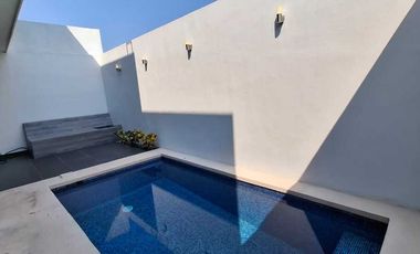Espectacular Residencia Nueva en Venta en Fracc. La Herradura Colima, Col.