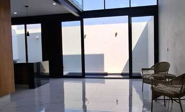 Espectacular Residencia Nueva en Venta en Fracc. La Herradura Colima, Col.