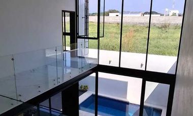 Espectacular Residencia Nueva en Venta en Fracc. La Herradura Colima, Col.