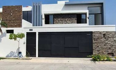 Espectacular Residencia Nueva en Venta en Fracc. La Herradura Colima, Col.