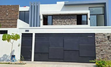 Espectacular Residencia Nueva en Venta en Fracc. La Herradura Colima, Col.