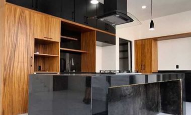 Espectacular Residencia Nueva en Venta en Fracc. La Herradura Colima, Col.