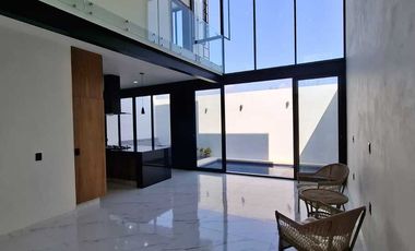 Espectacular Residencia Nueva en Venta en Fracc. La Herradura Colima, Col.