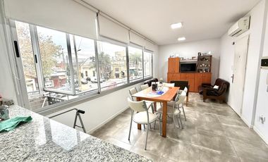 Venta Departamento 2 Ambientes con cochera en el centro de Banfield Este