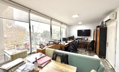 Venta Departamento 2 Ambientes con cochera en el centro de Banfield Este