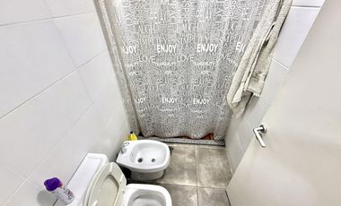 Venta Departamento 2 Ambientes con cochera en el centro de Banfield Este