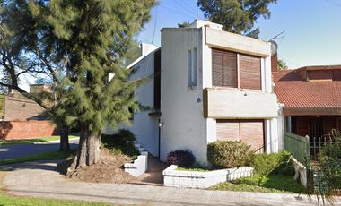 Casa en venta - 3 Dormitorios 2 Baños - Merlo