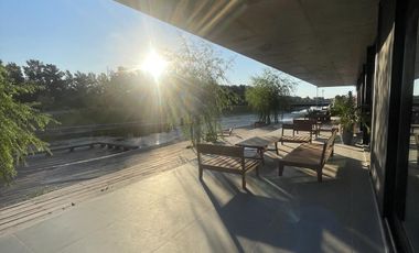 Lote sobre el lago central en venta en LOS PUENTES, NORDELTA.