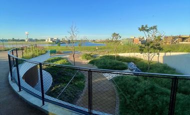 Lote sobre el lago central en venta en LOS PUENTES, NORDELTA.