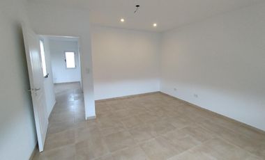 Dúplex en venta - 2 Dormitorios 2 Baños - Cochera - Cañuelas