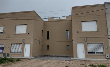 Dúplex en venta - 2 Dormitorios 2 Baños - Cochera - Cañuelas