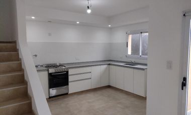 Dúplex en venta - 2 Dormitorios 2 Baños - Cochera - Cañuelas