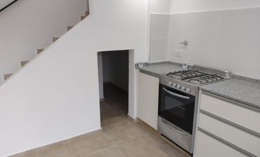 Dúplex en venta - 2 Dormitorios 2 Baños - Cochera - Cañuelas