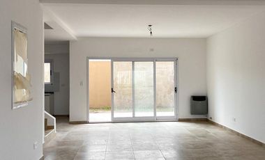 Dúplex en venta - 2 Dormitorios 2 Baños - Cochera - Cañuelas