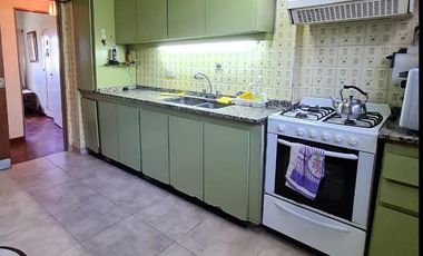 Departamento en  Torre de 4 amb.