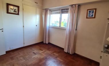 Departamento en  Torre de 4 amb.