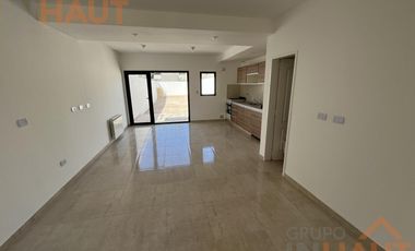 Duplex de dos dormitorios en barrio perticone