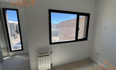 Duplex de dos dormitorios en barrio perticone