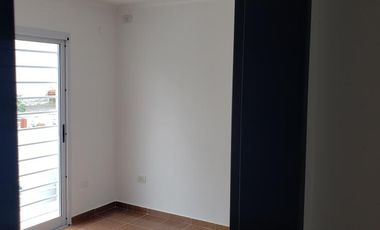 PH en venta - 2 Dormitorios 3 Baños - 72Mts2 - Don Bosco, Quilmes