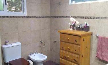 Casa en venta - 2 Dormitorios 1 Baño - Cocheras - 1.900Mts2 - Cañuelas