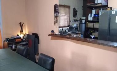 Casa en venta - 2 Dormitorios 1 Baño - Cocheras - 1.900Mts2 - Cañuelas