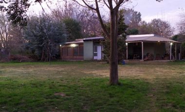 Casa en venta - 2 Dormitorios 1 Baño - Cocheras - 1.900Mts2 - Cañuelas