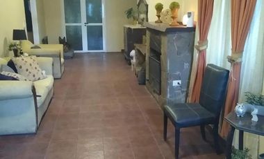 Casa en venta - 2 Dormitorios 1 Baño - Cocheras - 1.900Mts2 - Cañuelas