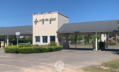 Depto en venta en barrio cerrado Altos del Casco, Zarate. Amenities.